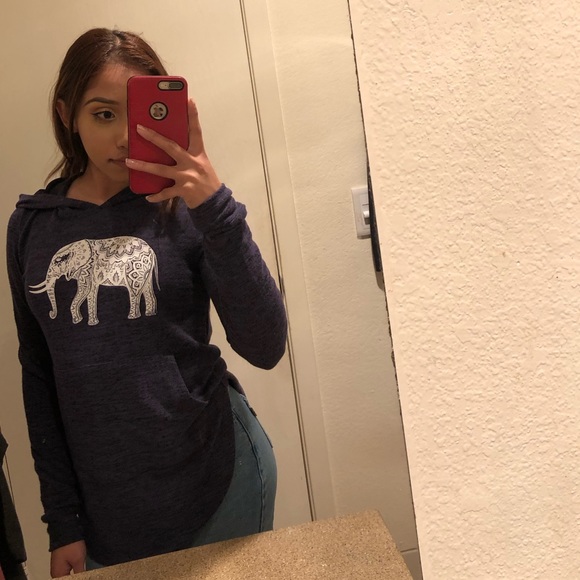 Sweatshirt - Picture 1 of 1